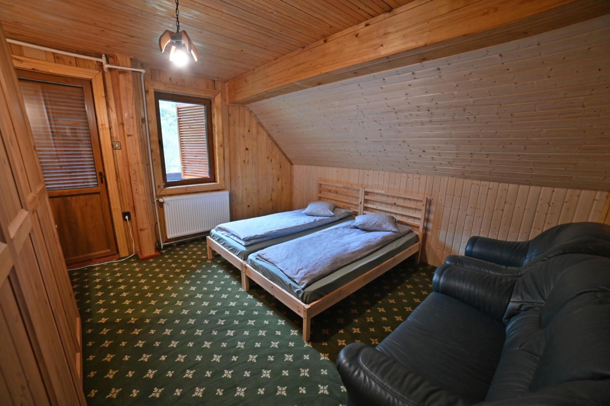 Casa De Vacanta Satic Piatra Craiului La Doi Viermi Exterior foto